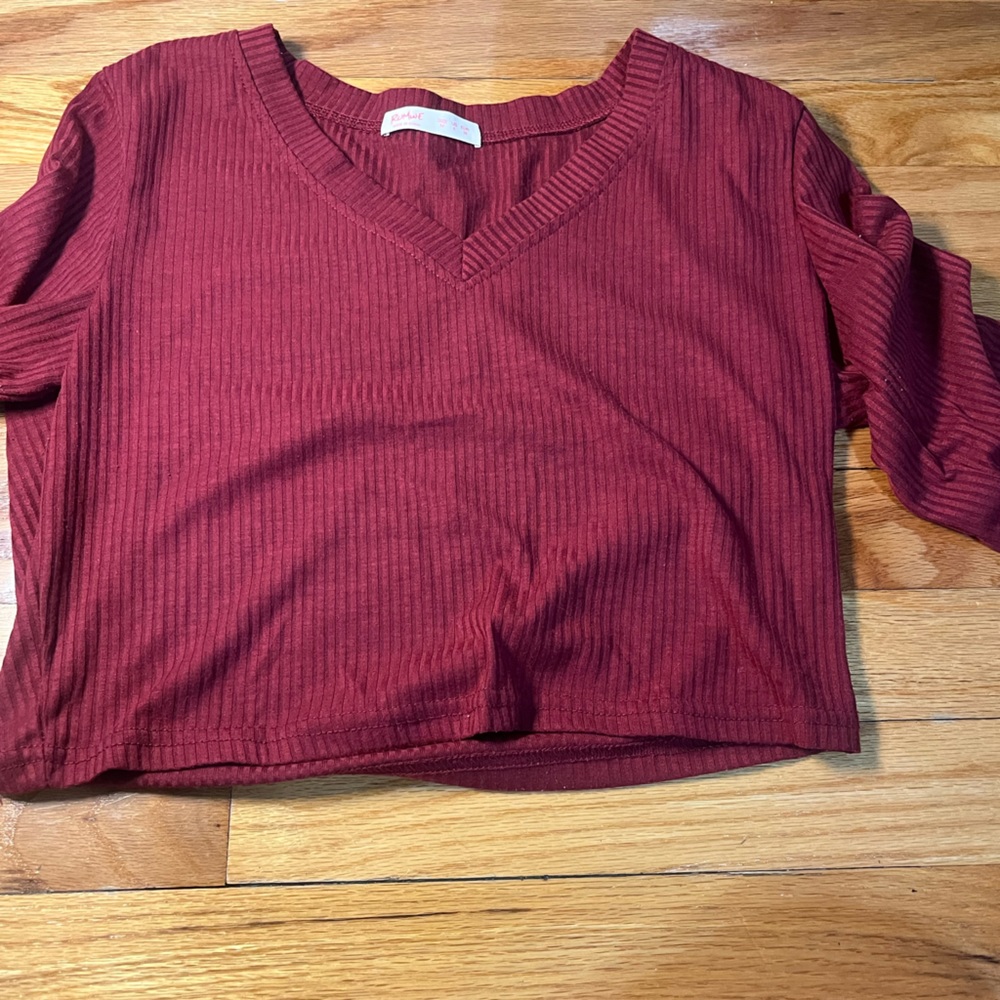 Red crop top - Picture 2 of 4